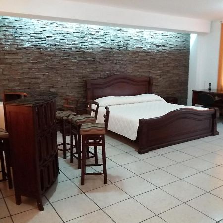 Hotel Puerta Del Sol سانتو دومينغو دا لوس كولورادوس المظهر الخارجي الصورة