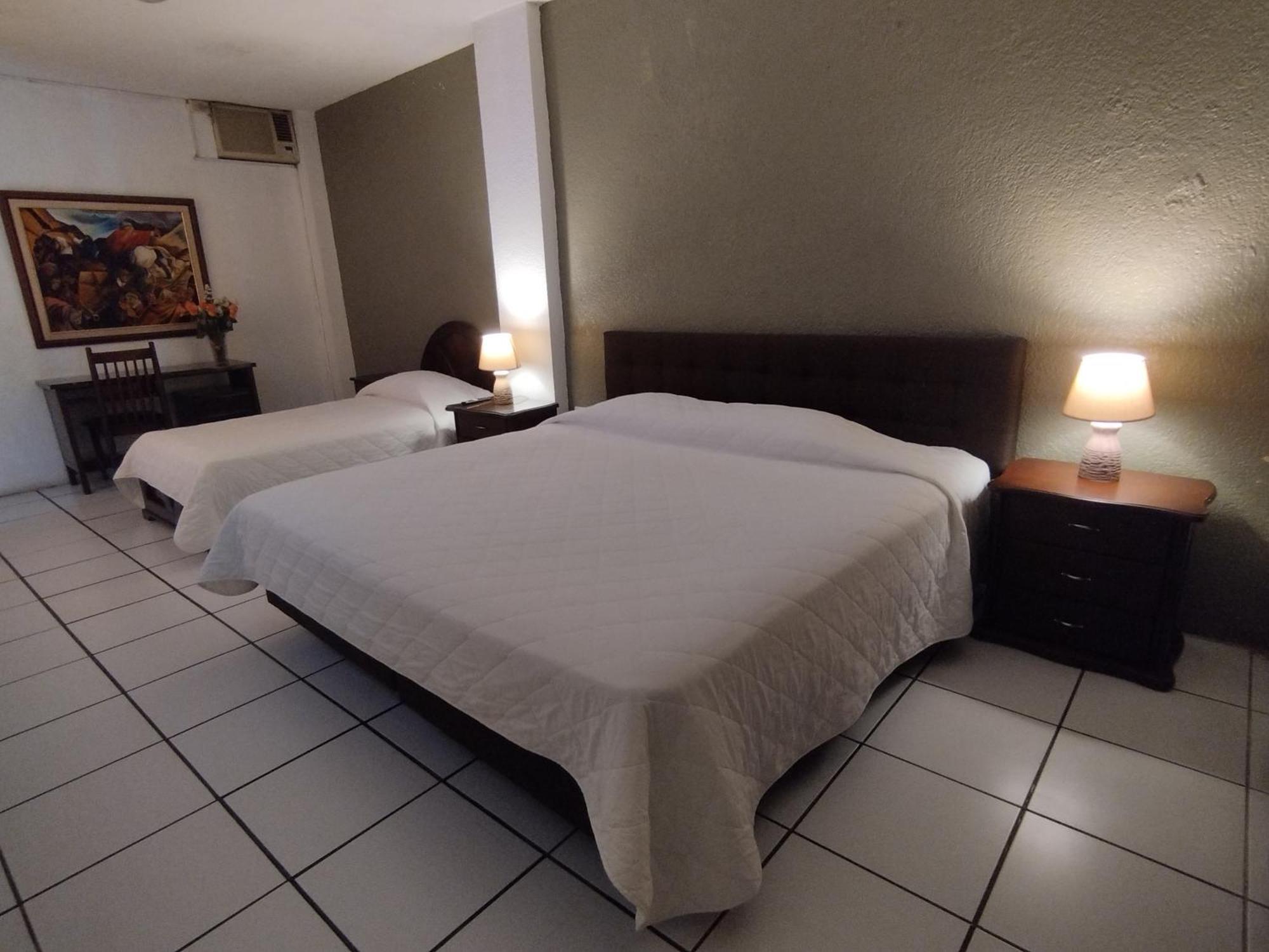 Hotel Puerta Del Sol سانتو دومينغو دا لوس كولورادوس المظهر الخارجي الصورة