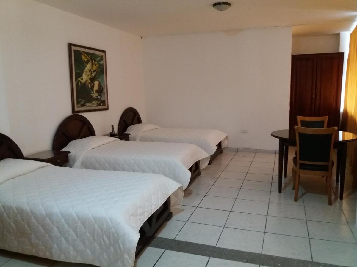Hotel Puerta Del Sol سانتو دومينغو دا لوس كولورادوس المظهر الخارجي الصورة