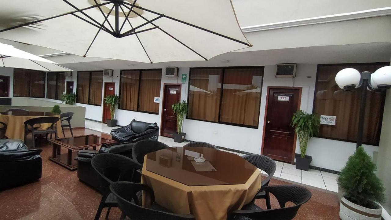 Hotel Puerta Del Sol سانتو دومينغو دا لوس كولورادوس المظهر الخارجي الصورة